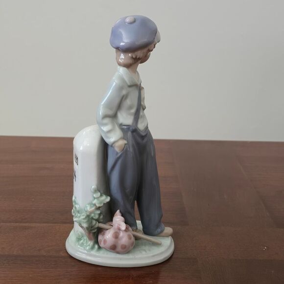 LLADRO Figurine "The Wanderer" 5400 - Traveling Boy with Hobo Sack - Picture 4 of 9